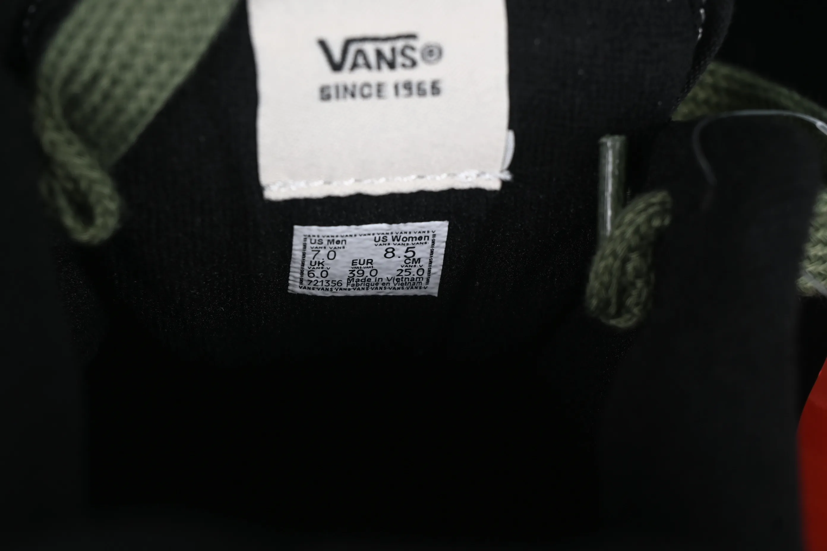 All categories Vans Vans series Vans Low Vans low-top Vans Knu Skool Vans low-top retro casual vulcanized bread shoes VN0009QCB9M
